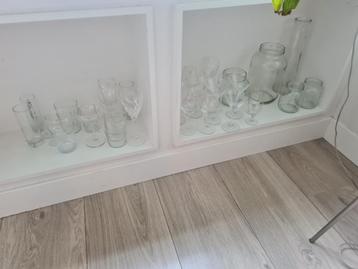 Glassware, Saucepans, Crockery beschikbaar voor biedingen