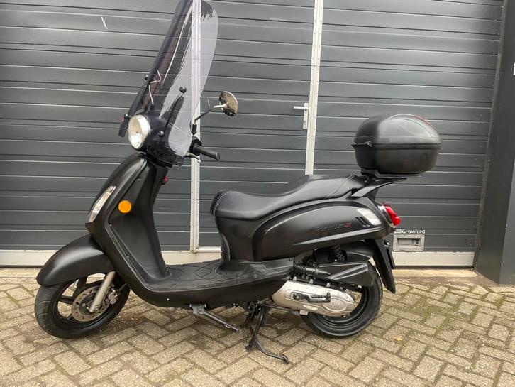 schitterende sym fiddle 2 black line weinig km nu 799, Fietsen en Brommers, Scooters | SYM, Zo goed als nieuw, Fiddle, Maximaal 45 km/u