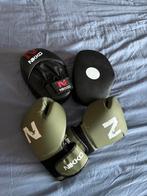 Kickbokshandschoenen en pads - Nikko, Ophalen, Zo goed als nieuw, Bokshandschoenen