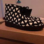 Clarks desertboots maat 39 limited edition zwart wit leer, Schoenen met lage hakken, Zwart, Nieuw, Ophalen of Verzenden