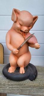 Oud plaastersen beeld uit Slagerij zeer goede staat, Ophalen