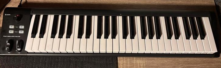 Midi keyboard Icon 5Nano usb / midi 49 toetsen, Muziek en Instrumenten, Midi-apparatuur, Zo goed als nieuw, Ophalen