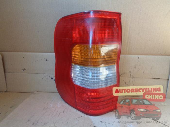 Achterlicht links van een Opel Combo, Auto-onderdelen, Verlichting, Opel, Gebruikt, 3 maanden garantie, Ophalen