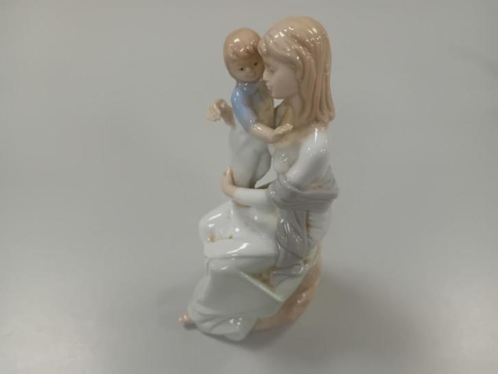 Royal Class Feines Porzellan beeldje, Antiek en Kunst, Antiek | Servies los, Ophalen