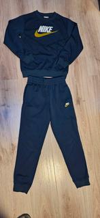 Trainingspak Nike jongens in maat 137, Ophalen of Verzenden, Zo goed als nieuw, Jongen