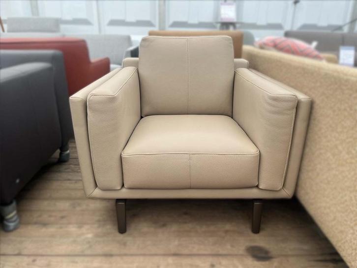 Leolux Bellice fauteuil – showroommodel, Huis en Inrichting, Fauteuils, Zo goed als nieuw, Leer, 75 tot 100 cm, 75 tot 100 cm