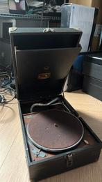 His Master’s Voice koffergrammofoon  Harrods London, Antiek en Kunst, Antiek | Tv's en Audio, Ophalen