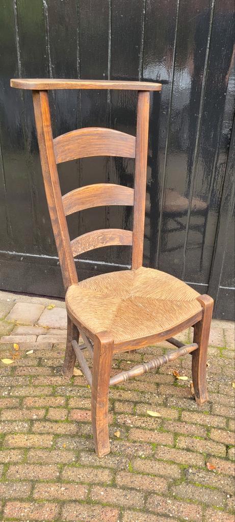 Antieke houten stoel met rieten zitting, Huis en Inrichting, Stoelen, Gebruikt, Eén, Hout, Riet of Rotan, Bruin, Ophalen