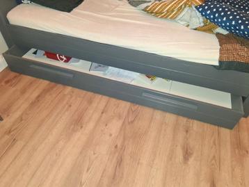 2 bedlades op wieltjes 1975x940x200mm beschikbaar voor biedingen