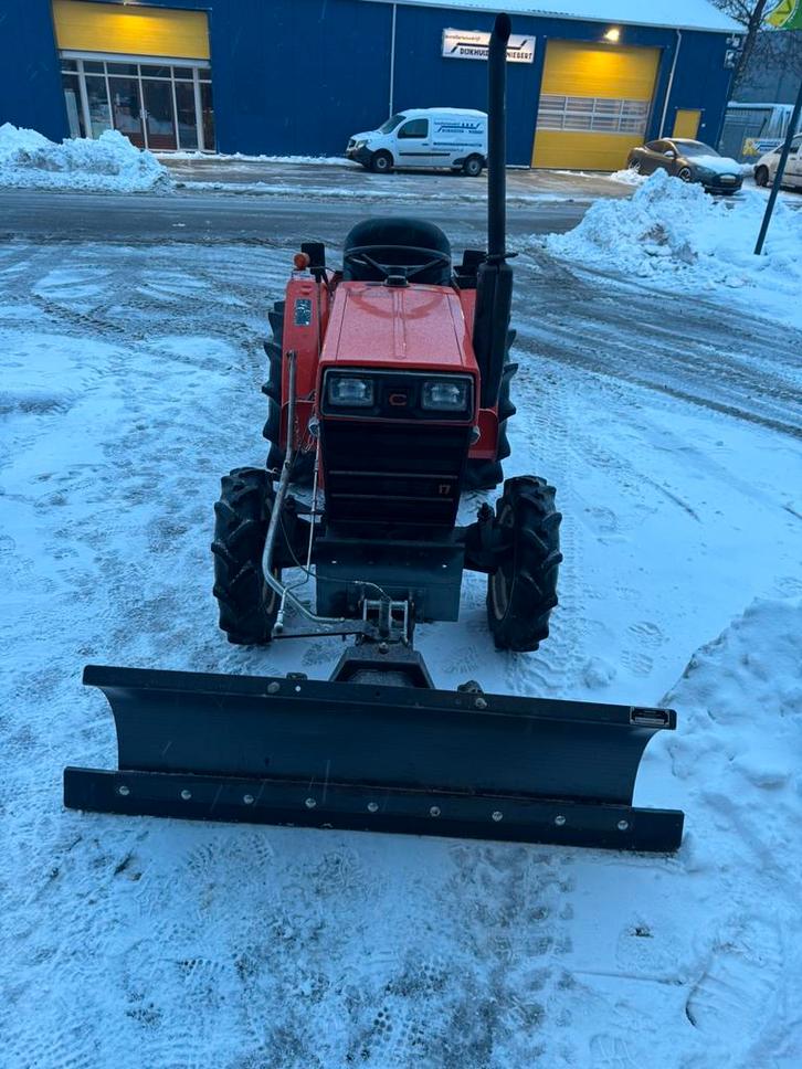 Direct sneeuwschuiven? Minitractor 4wd met sneeuwschuif, Zakelijke goederen, Agrarisch | Tractoren, tot 2500, Overige merken, tot 80 Pk