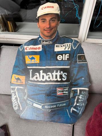 Kartonnen standbeeld Riccardo patrese beschikbaar voor biedingen