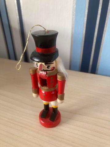 Antieke notenkraker beschikbaar voor biedingen