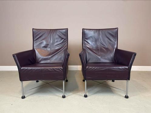 2 Montis Charly fauteuils Gerard van den Berg aubergine ZGAN, Huis en Inrichting, Fauteuils, Zo goed als nieuw, Leer, Metaal, Ophalen