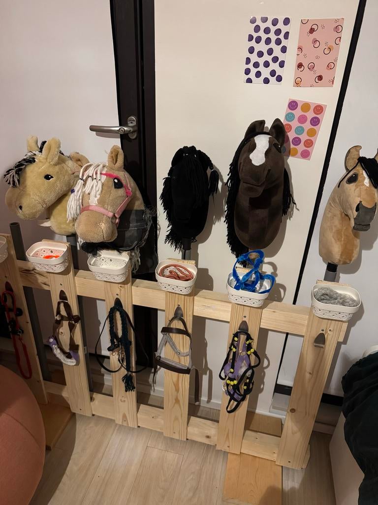 Hobby Horse Stal voor 6 Stuks, Ophalen, Nieuw, Jongen of Meisje