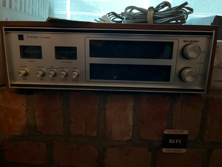Sharp Stereo Tuner - Vintage Analoog, Audio, Tv en Foto, Tuners, Gebruikt, Analoog, Ophalen of Verzenden