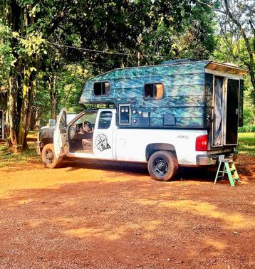 4x4 Capri camper voor achterop pickup (locatie: Chili)