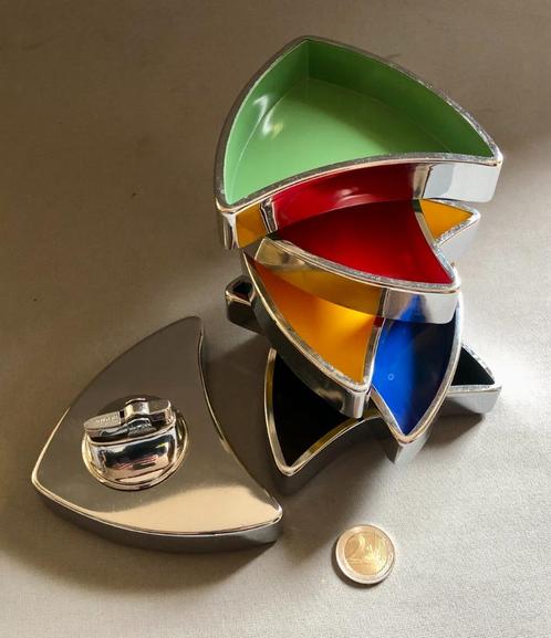 Set Melamine Asbakken en Aansteker Isamu Kenmochi-stijl, 60s, Verzamelen, Rookartikelen, Aanstekers en Luciferdoosjes, Gebruikt