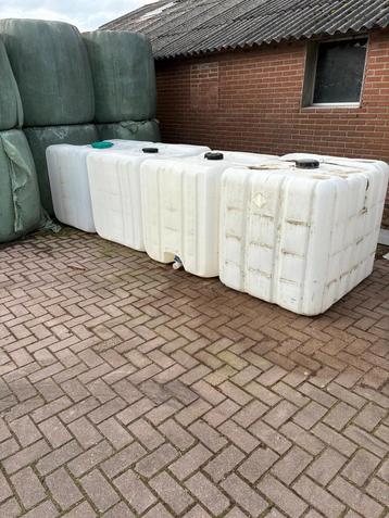 Enkele lege IBC vaten beschikbaar voor biedingen