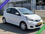 Toyota Aygo 1.0-12V Trekhaak Dakraam Dealer Onderhouden, Voorwielaandrijving, Gebruikt, 4 stoelen, Origineel Nederlands