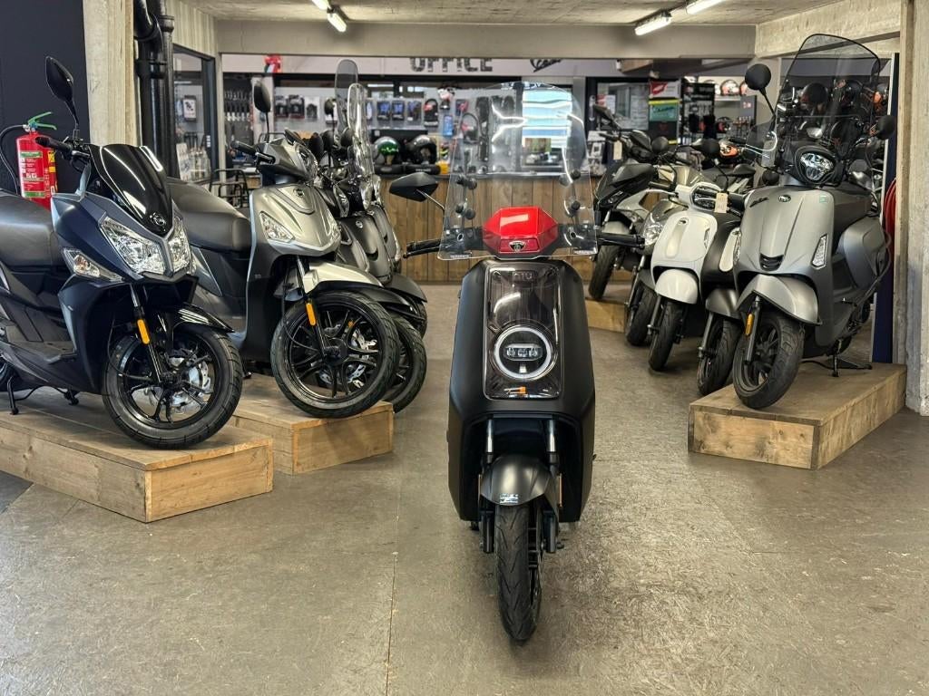 NIU NQIX 150, 10TH ANNIVERSARY 854KM BJ2025, Ophalen, Niu, Maximaal 45 km/u, Zo goed als nieuw