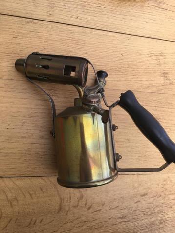Antieke verf en soldeer brander beschikbaar voor biedingen