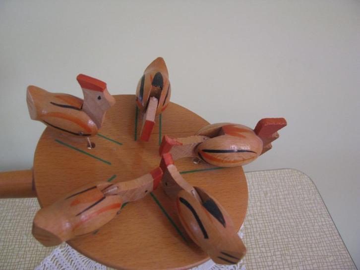 Houtsnijwerk * beweegbaar * Rusland * 5 kippen die pikken, Antiek en Kunst, Kunst | Beelden en Houtsnijwerken, Ophalen of Verzenden