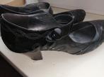 Gelakte zwarte pumps m. 40 ECHTE LEER binnen /buiten, €15, Pumps, Zwart, Ophalen of Verzenden, Zo goed als nieuw