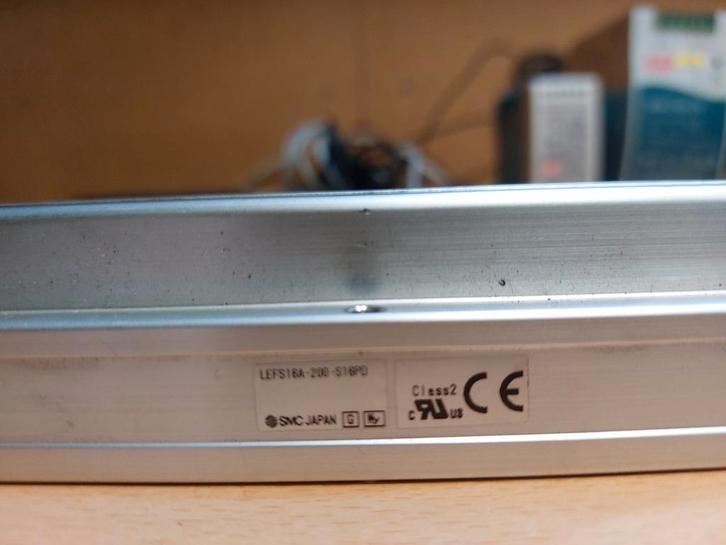SMC LEFS16A-200-S16PD Magneetgestuurde Cilinder, Hobby en Vrije tijd, Elektronica-componenten, Ophalen of Verzenden