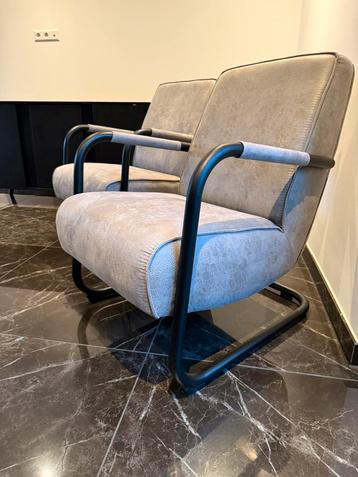 2 stoelen Fauteuil beschikbaar voor biedingen