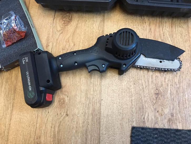 Ketting zaag klein met veel extra’s, Doe-het-zelf en Verbouw, Gereedschap | Zaagmachines, Nieuw, Kettingzaag, 1200 watt of meer