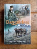 Joh G. Veenhof - Daggelderstrilogie, Gelezen, Ophalen of Verzenden, Joh G. Veenhof