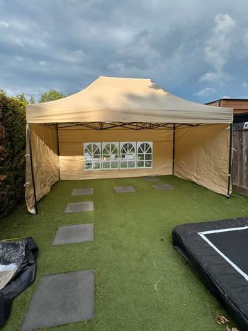Easy-up partytent 3 x 4,5 meter te huur beschikbaar voor biedingen