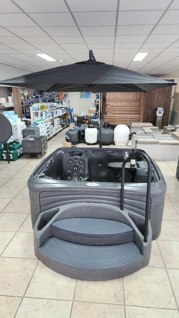 Jacuzzi Dream maker zwart 2.03 x 2.03 x 0.86 cm NIEUW!!!, Tuin en Terras, Bubbelbaden en Hottubs, Nieuw, Vast, Trap, Ophalen