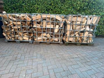 Droog eiken en essen haardhout / brandhout beschikbaar voor biedingen