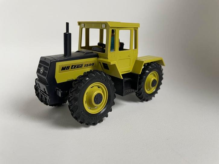 model MB Trac 1500, met bestuurder, groen, Britains 1/32, Hobby en Vrije tijd, Modelauto's | 1:32, Gebruikt, Tractor of Landbouw