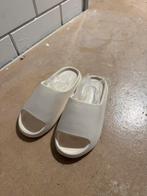 Nieuwe EVA cloud slippers wit maat 44-45, Ophalen of Verzenden, Nieuw