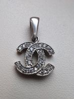 Zilveren CC Hanger met Steentjes, Gebruikt, Overige voorstellingen, Ophalen of Verzenden, Met edelsteen