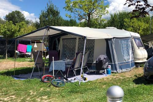 Caravan Hobby Classic 420, Caravans en Kamperen, Caravans, Particulier, tot en met 4, 750 - 1000 kg, Treinzit, Hobby, 2 aparte bedden