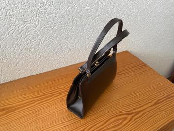 damestasjes beschikbaar voor biedingen