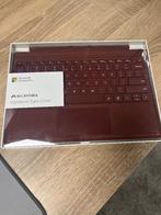 Surface Pro Signature Type Cover – Donkerrood – Nieuw, Computers en Software, Multimediatoetsen, Nieuw, Ophalen of Verzenden, Microsoft Corporation