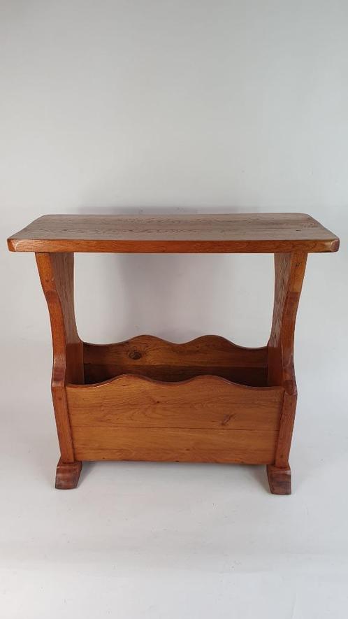 Vintage houten krantenbak of lectuurmand. S35, Huis en Inrichting, Woonaccessoires | Krantenbakken en Lectuurbakken, Gebruikt
