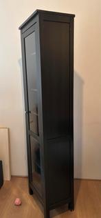 IKEA Hemnes Vitrinekast - Donkerbruin Kast Met Glazendeur., Huis en Inrichting, Kasten | Vitrinekasten, Ophalen, Minder dan 50 cm