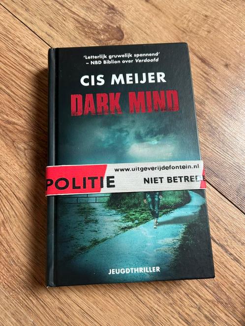 Cis Meijer - Dark mind, Boeken, Kinderboeken | Jeugd | 13 jaar en ouder, Zo goed als nieuw, Ophalen