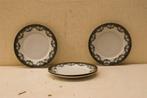 4 stuks czechoslovakia porseleinen bordjes 46707, Huis en Inrichting, Keuken | Servies, Gebruikt, Ophalen of Verzenden, Bord(en)