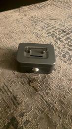 Spaar pot Beetje beschadigd maar werkt nog wel goed, Verzamelen, Spaarpotten, Ophalen of Verzenden, Gebruikt, Metaal of Blik, Overige thema's