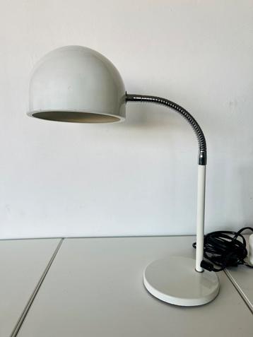 Vintage Witte Tafellamp hala zeist model 768 beschikbaar voor biedingen