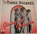 The Three Degrees > Giving up Givin in, Cd's en Dvd's, Vinyl Singles, Gebruikt, 7 inch, Single, Ophalen of Verzenden
