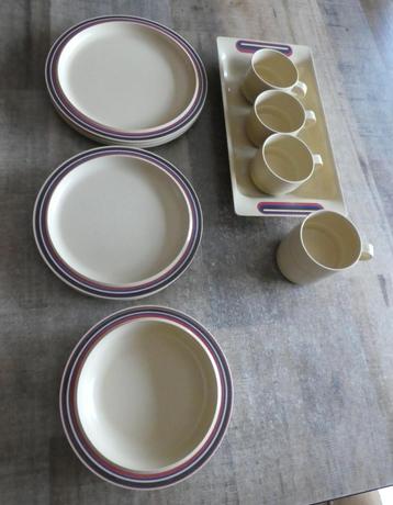 Mepal servies beige strepen Koen de Winter. 13 stuks. beschikbaar voor biedingen