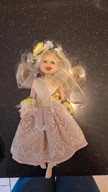 Vintage Elfje Pop met Vleugels beschikbaar voor biedingen