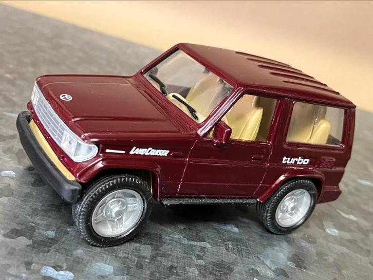 Toyota Land Cruiser, Hobby en Vrije tijd, Modelauto's | 1:43, Zo goed als nieuw, Auto, Overige merken, Ophalen of Verzenden